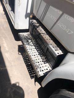 Good Used PAssenger Side 70 GAllon Fuel TAnk For A 2001 Freightliner FL70