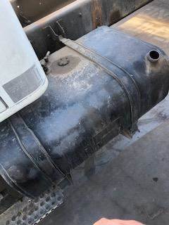 Good Used Driver Side Fuel TAnk For A 1999 InternAtionAl 4900