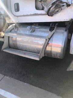 Good Used PAssenger Side 110 GAllon Fuel TAnk For A 2006 Peterbilt 379