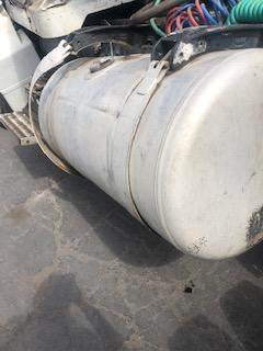 Good Used Driver Side 100 GAllon Fuel TAnk For A 2000 Peterbilt 385