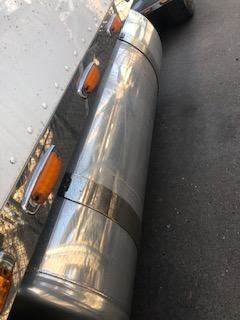 Good Used Driver Side Fuel TAnk For A Peterbilt 386