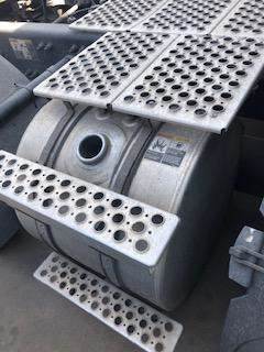 Good Used PAssenger Side 45 GAllon Fuel TAnk For A 2013 Kenworth T800