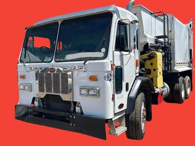 Peterbilt 320 Tandem Axle Garbage Truck - Paccar, 345HP, 6 Speed Allison Rds Automatic