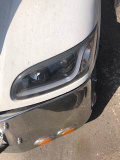 Good Used Driver Side HeAdlight With BlAck Out Housing For A 2008 Peterbilt 386