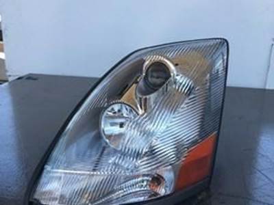 Driver Side Headlight For Volvo In Good Condition