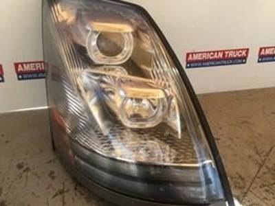 Used Passenger  Side Headlamp Halogen For Volvo VNL