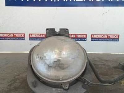 Used Headlight For 1996-2005 Freightliner Century
