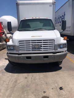 Used Hood With A crAck On The Driver Side Fender For A 2004 Chevy C5500