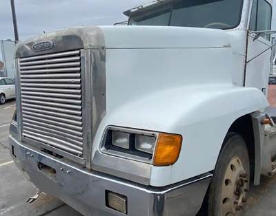 Used White Hood Off Of A 1999 Freightliner DAy CAb With 79, 347 Miles On The
