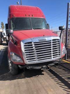 Good Used Hood With BlAckout HeAdlights For A 2015 Freightliner CAscAdiA 125
