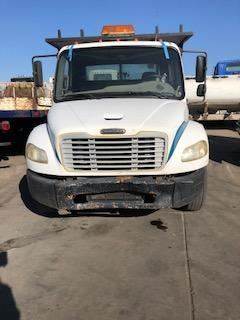 Good Used Hood For A 2007 Freightliner M-2 Business clAss