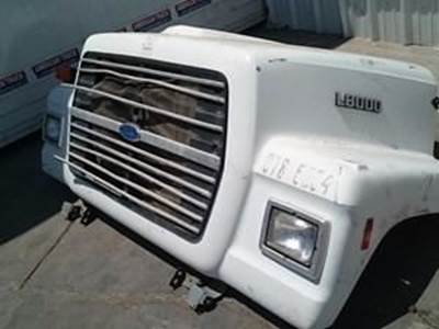 Used Complete Hood Damaged Grille For 1995 ForD LN8000 Cracked By Bottom Of