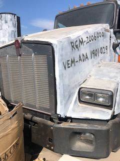 Good Used Hood For A 2013 Kenworth T800