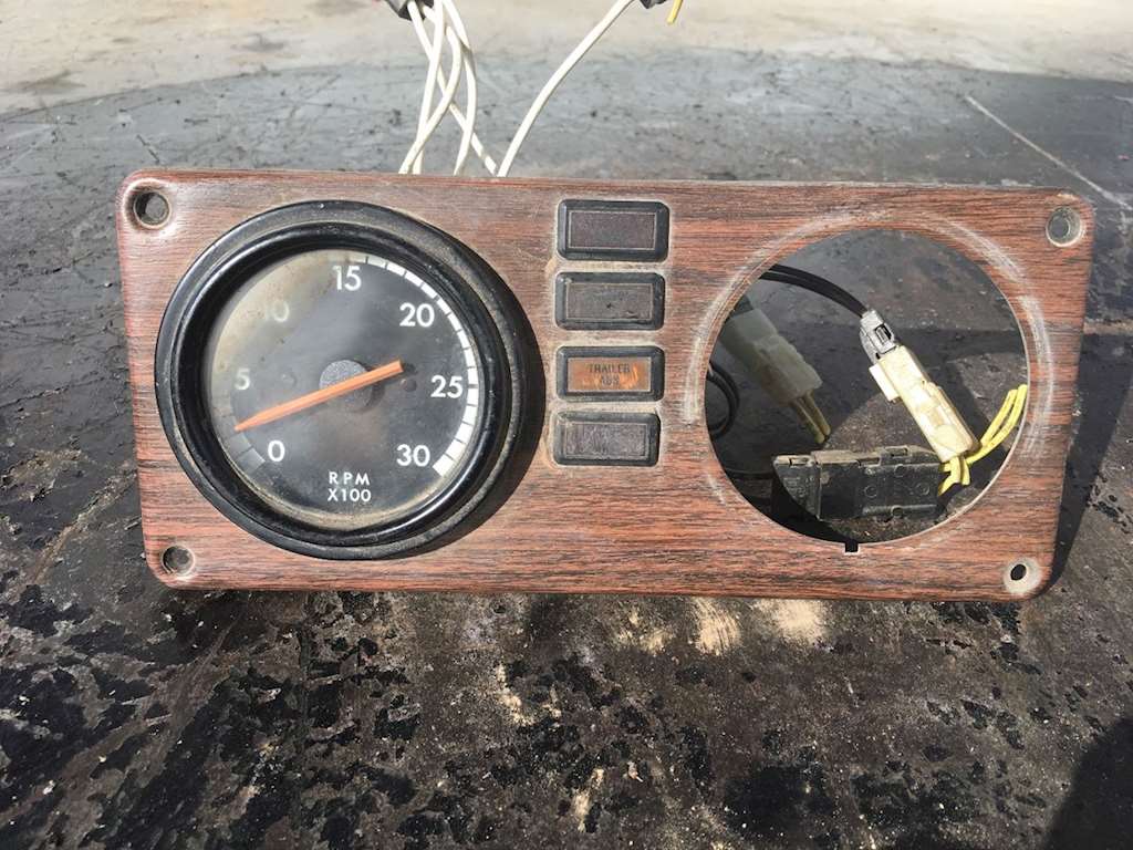 Freightliner Ecm Wiring Diagram Besides Freightliner Fl70 Fuse Box