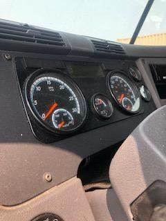 Good Used Instrument Cluster For A 2015 Freightliner CAscAdiA 125