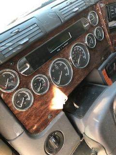 Good Used Instrument Cluster For A 2013 Freightliner CAscAdiA 125