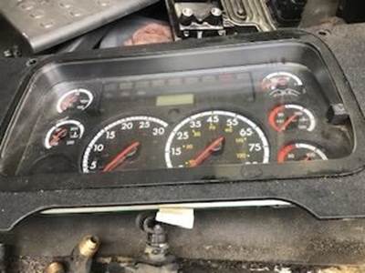 Good Used Instrument Cluster For A 2012 Freightliner CAscAdiA 125
