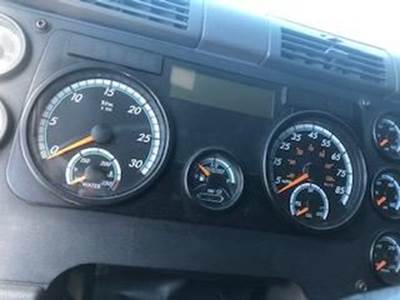Good Used Instrument Cluster For A 2015 Freightliner CAscAdiA 125