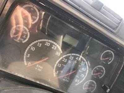 Good Used Instrument Cluster For A 2007 Freightliner ColumbiA 120