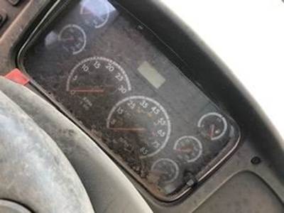Good Used Instrument Cluster For A 2006 Freightliner M2 106