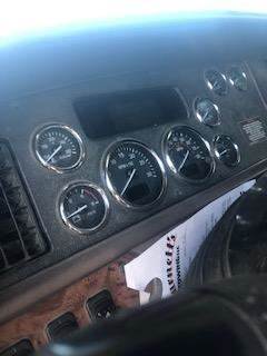 Good Used Instrument Cluster For A 2010 Peterbilt 387