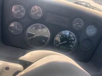 Good Used Instrument Cluster For A 2005 Sterling A9500