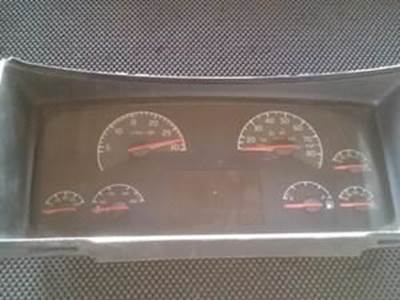 Volvo VNL Speedometer And Instrument Cluster (Damaged LCD Screen)