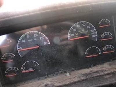 Good Used Instrument Cluster For A 2015 Volvo VNL64T
