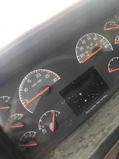 Good Used Instrument Cluster For A 2014 Volvo VNL64T