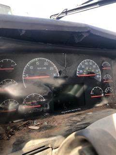 Good Used Instrument Cluster For A 2015 Volvo VNM64T