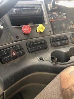 Good Used Switch PAnel For A 2016 Freightliner CAscAdiA 125