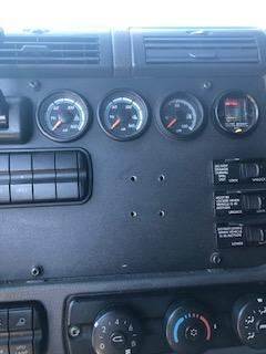 Good Used DAsh PAnel With Swiches And Air GAuges For A 2015 Freightliner