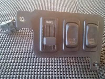 Used Panel With Foot Well Switch Panel Switch And Mirr Heat Switch Off 2000