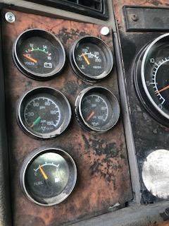Good Used Accessory GAuges For A 2004 Kenworth T300
