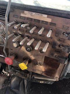 Good Used DAsh Switches For A 1996 Peterbilt 379