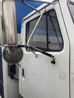Good Used PAssenger Side View Mirror For A 2001 InternAtionAl 4900