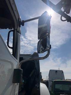 Good Used PAssenger Side View Mirror For A 2021 InternAtionAl HX520