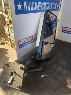 White PAssenger Side View Mirror Off Of A 2016 Peterbilt 579 cAb