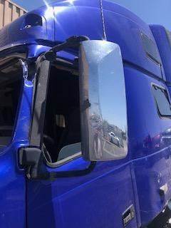 Good Used Driver Side View Mirror For A 2016 Volvo VNL64T