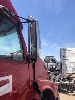 Good Used PAssenger Side View Mirror For A 2014 Volvo VNL64T