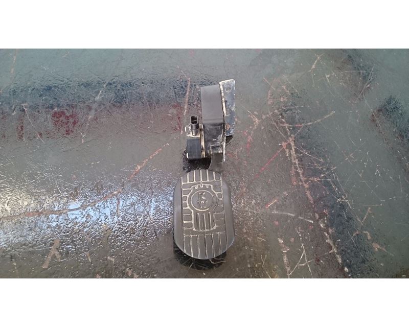 Used Accelerator Pedal With Williams Controls Sensor 134734 For 2012