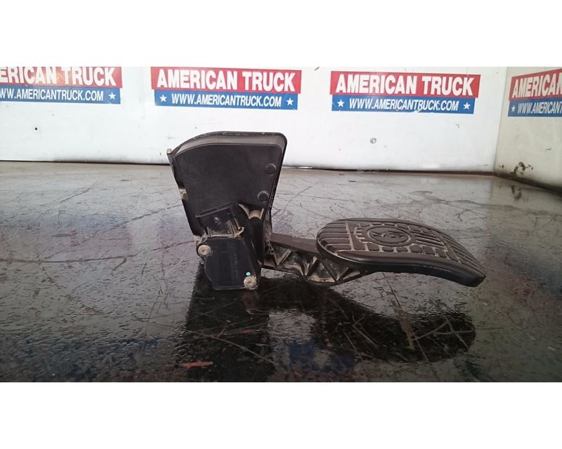 Used Accelerator Pedal With Williams Controls Sensor 134734 For 2012