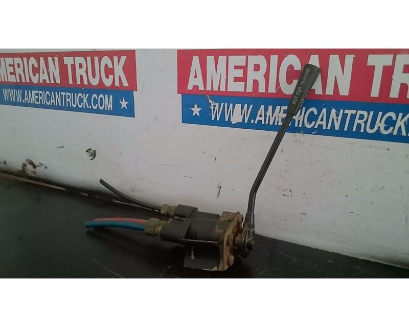 Used Bendix Trailer Air Brake Valve For 2000 Freightliner FLD120 For