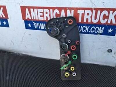 Used Air Pass Through Manifold For Freightliner Cascadia