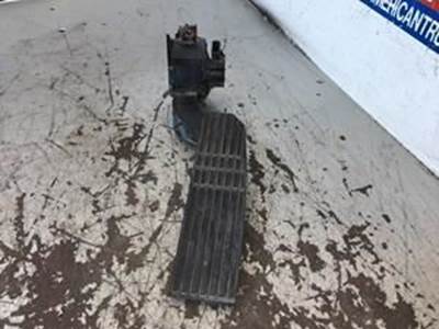 Used Freightliner Cascadia Accelerator Pedal With Throttle Sensor For