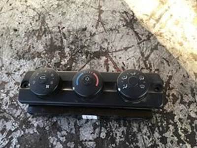 2013 Freightliner Cascadia Climate Control A2260645101