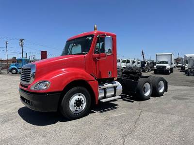 Part Type: Vehicle For Sale - 2007 Freightliner CL12064ST Columbia Tandem-Axle