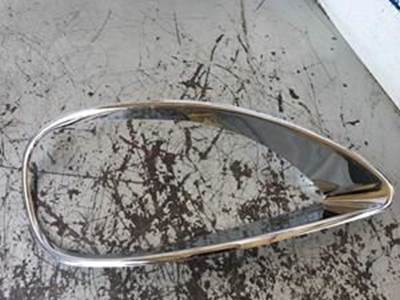 Used Passenger  Side Chrome Headlight Bezel For Freightliner Columbia