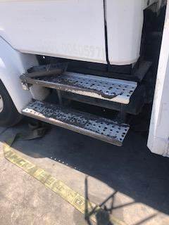 PArt Type: BAttery Box/TrAy - Good Used BAttery Box For A 2001 Freightliner FL70