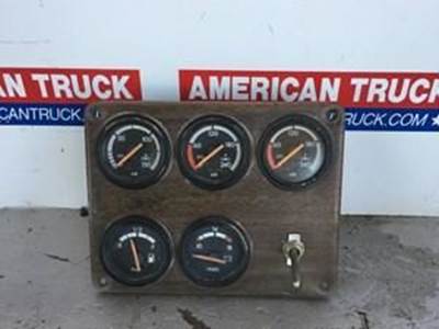 Used DAsh GAuges For A Freightliner Fldor ClAssic 3451